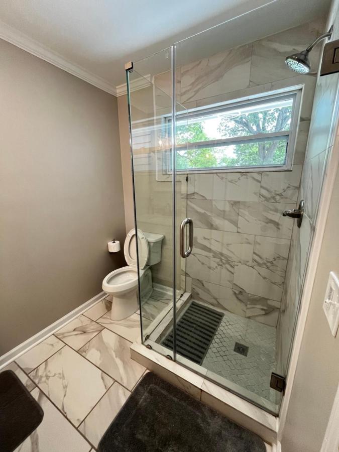 Atlanta Unit 2 Room 2 - Peaceful Weekend Getaway Private Bedroom & Bathroom المظهر الخارجي الصورة
